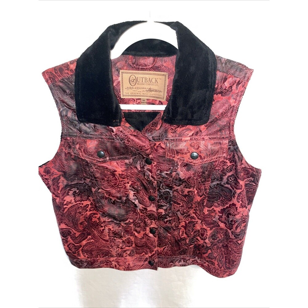 Outback Trading Co. Women’s Fleece Lined Vest Size Medium Red Black Floral Snaps